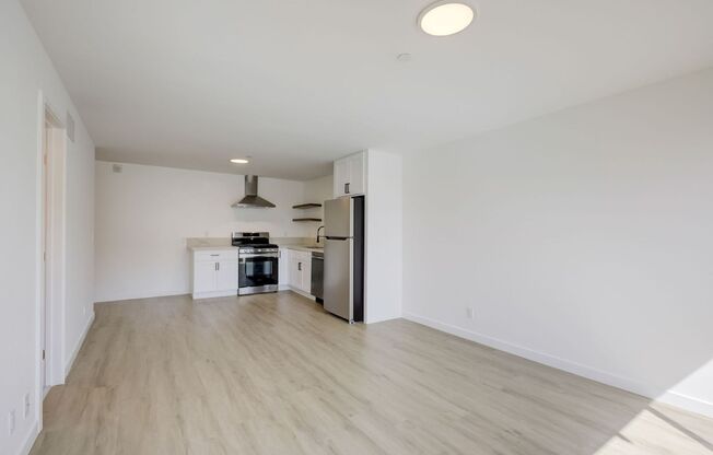 Studio, 1 bath, 425 sqft, $1,949, Unit 204