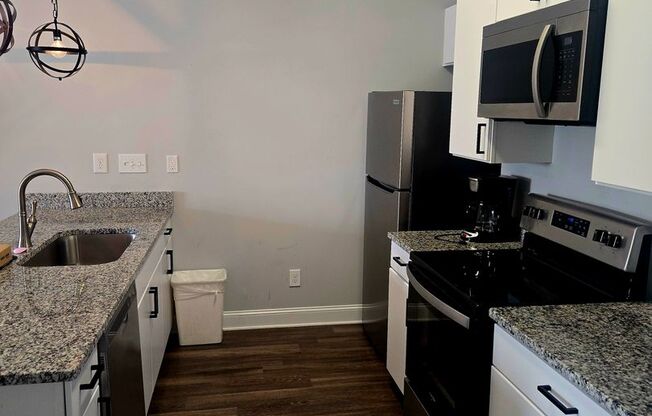 1 bed, 1 bath, 740 sqft, $1,499, Unit 600 - 3FP