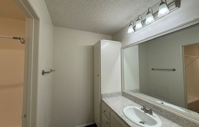 1 bed, 1 bath, 716 sqft, $2,150, Unit D018
