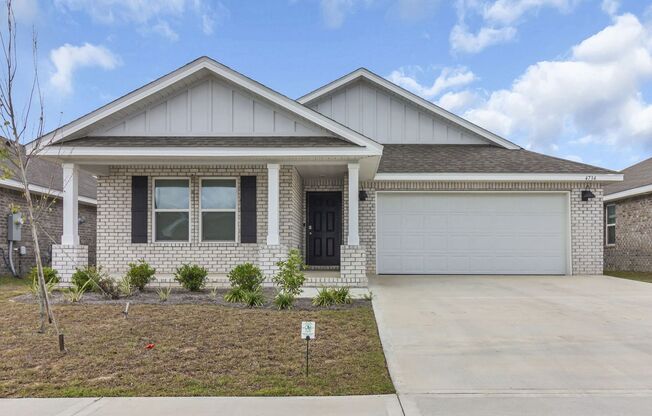 5 Bedrooms in Crestview!!