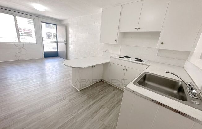 1 bed, 1 bath, $1,270, Unit Apt B