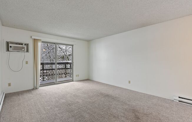 2 beds, 1 bath, 859 sqft, $1,200, Unit 4