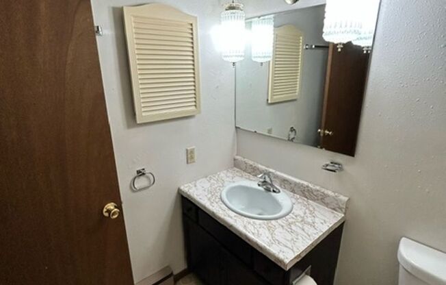 2 beds, 1 bath, $1,825