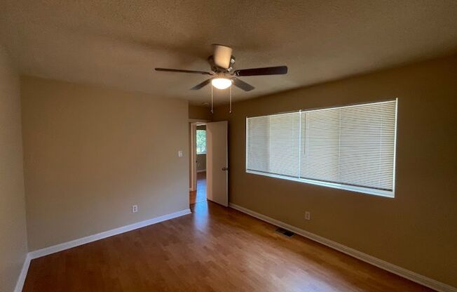 3 beds, 2 baths, 1,200 sqft, $3,995