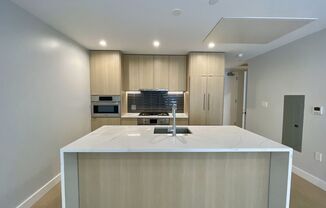 2 beds, 2 baths, 905 sqft, $4,025, Unit 203