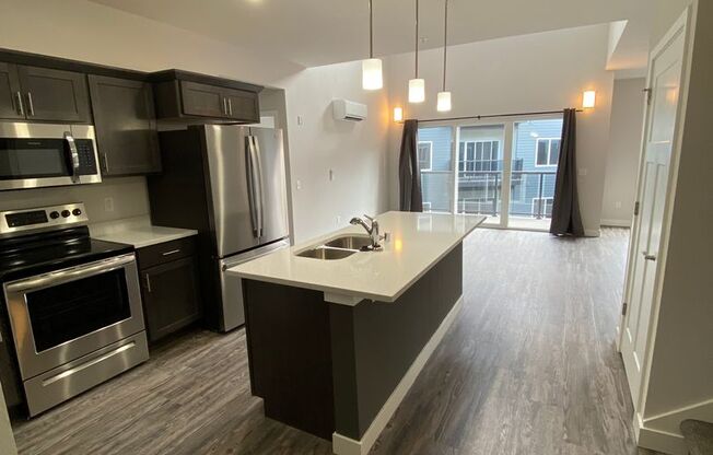 3 beds, 3.5 baths, 2,358 sqft, $3,200, Unit 4888-334