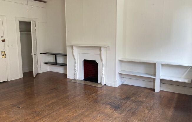 1 bed, 1 bath, 700 sqft, $1,349, Unit 42-3