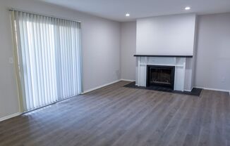 1 bed, 1.5 baths, 800 sqft, $995, Unit 103