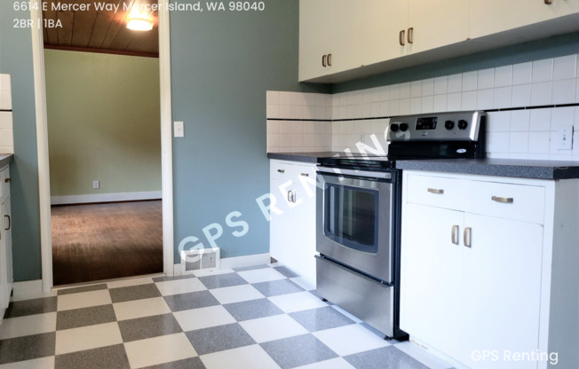 Rare Mercer Island Retreat – Available Now!
