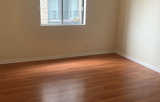 2 beds, 1 bath, 950 sqft, $1,700, Unit 2300#404