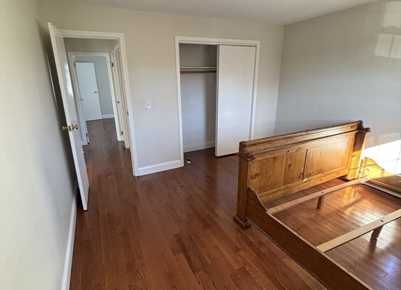 2 beds, 1 bath, 840 sqft, $2,450, Unit 2