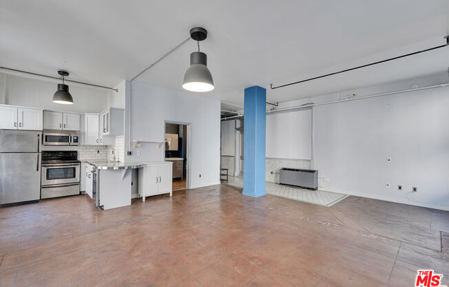 Studio, 1 bath, 650 sqft, $2,000, Unit 811
