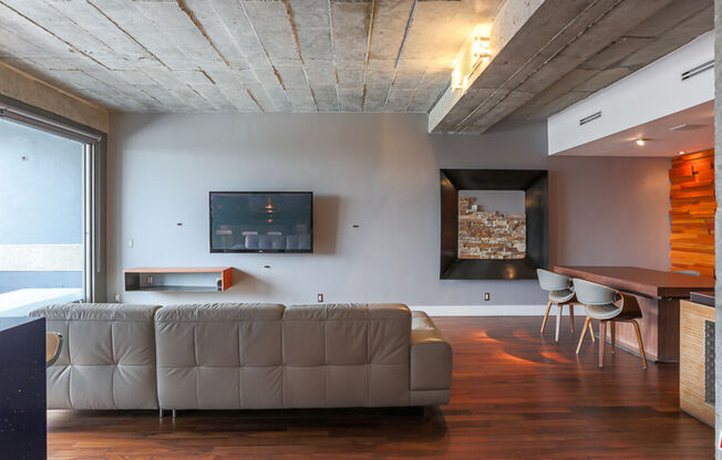 1 bed, 1.5 baths, 1,009 sqft, $3,990, Unit 1112