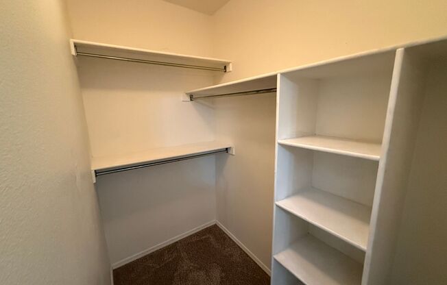 2 beds, 1 bath, $1,395, Unit # 2029