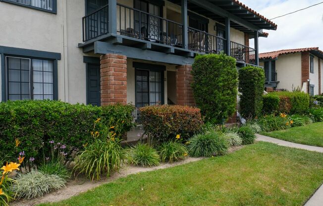 Studio, 1 bath, 421 sqft, $1,975, Unit 42