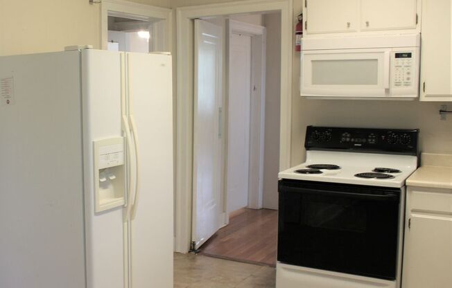 3 beds, 2 baths, $1,895, Unit 101