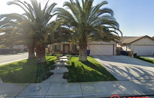 Stunning Home Close to Golf Course!
