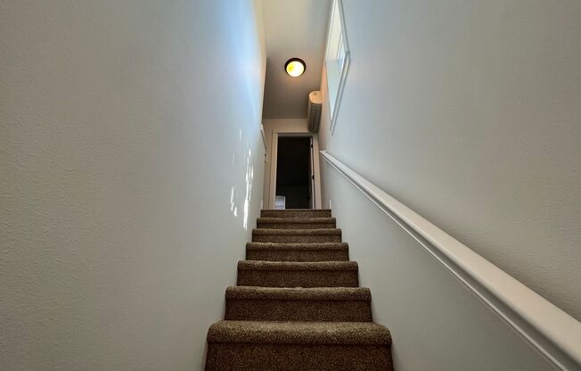 Charming 1Bd + 1Ba in Sellwood with A/C and 90 Walk Score! Additional Dwelling unit.