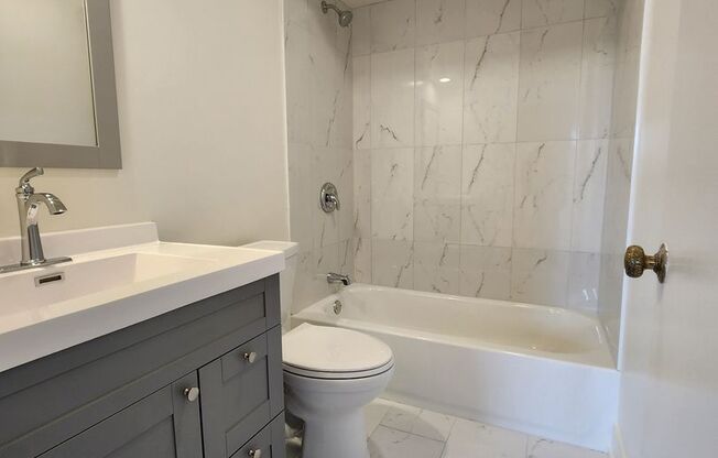 3 beds, 2 baths, $3,695, Unit 602