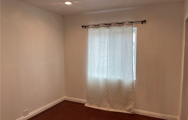 2835 BUDAU AVE