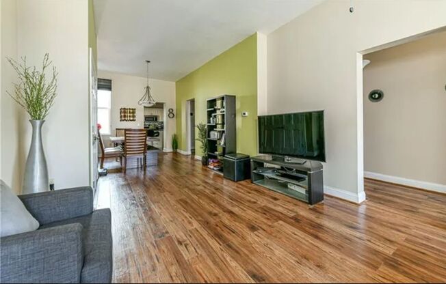 Gorgeous 3 bedroom townhome in Pittsburgh's Fineview Neighborhood