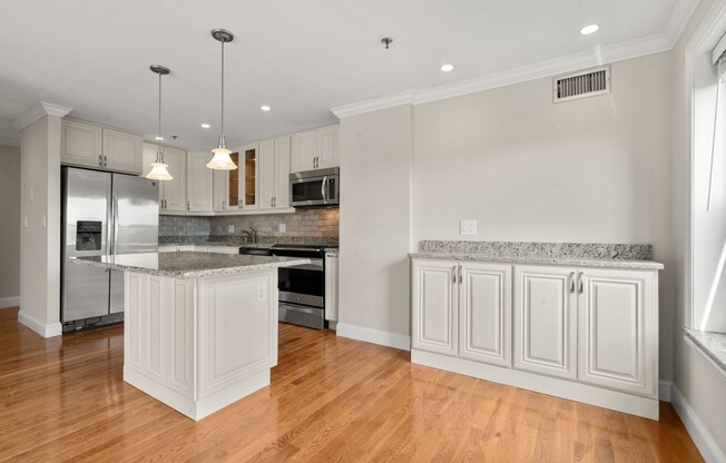 2 beds, 2 baths, 1,285 sqft, $5,750, Unit 5G