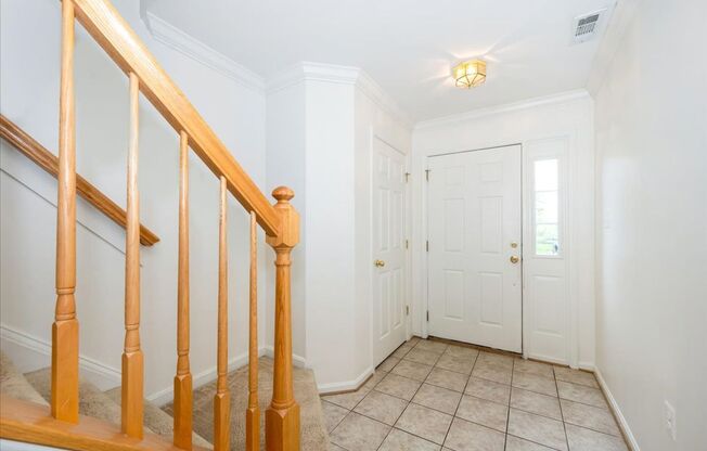 Simply the BEST Oversized Townhouse in Frederick ( min 18 mth lease )