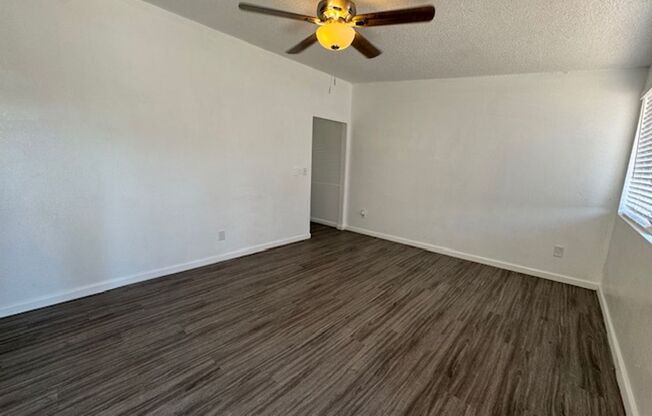 1605 E Crown