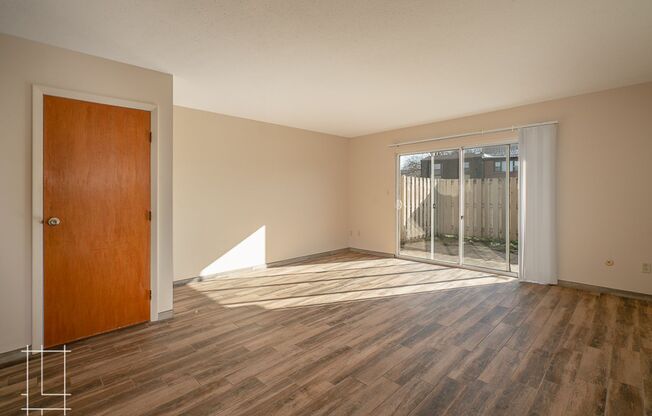 2 beds, 1.5 baths, $1,400, Unit 773 E Thurber Dr Apt. D