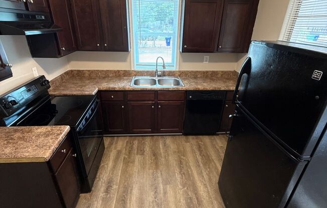 2 bed 1 bath in Decatur!