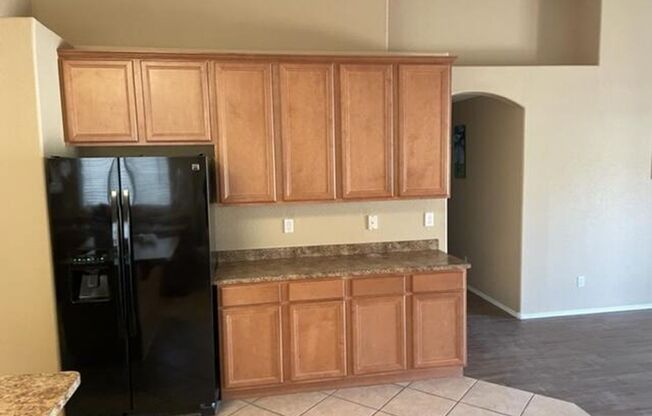 SPACIOUS 4 bedroom, 2 bath home in Phoenix!