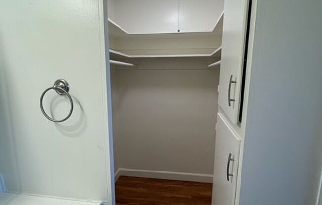 1 bed, 1 bath, $2,045, Unit M