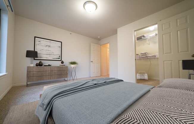 Frances Bedroom at Prairie Lakes Apartments, Peoria, IL