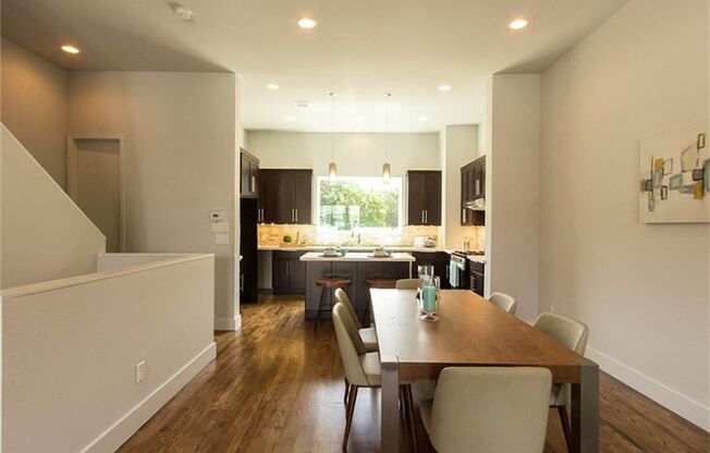 Modern Elegance in Garden Oaks – Style, Comfort & Prime Location!