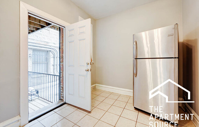 907 W Belmont Ave, Chicago IL 2F