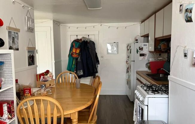 1 bed, 1 bath, 640 sqft, $1,025, Unit 224 E 400 N