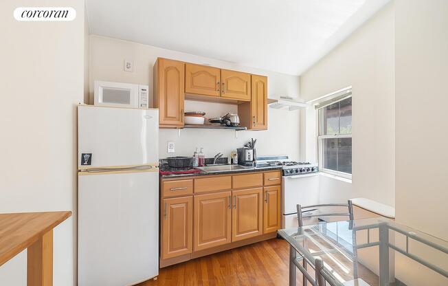 30 E 18 ST