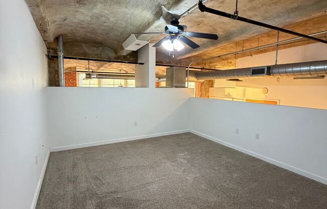 1 bed, 1 bath, 940 sqft, $1,550, Unit 701