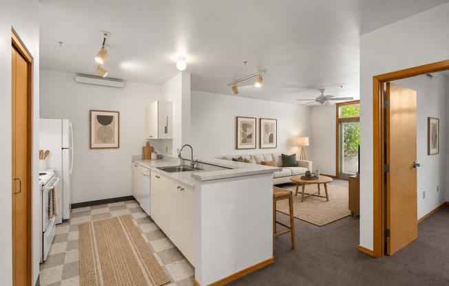 1 bed, 1 bath, 637 sqft, $1,321, Unit 310