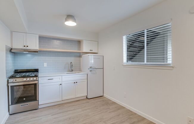 1 bed, 1 bath, 450 sqft, $1,150, Unit 207