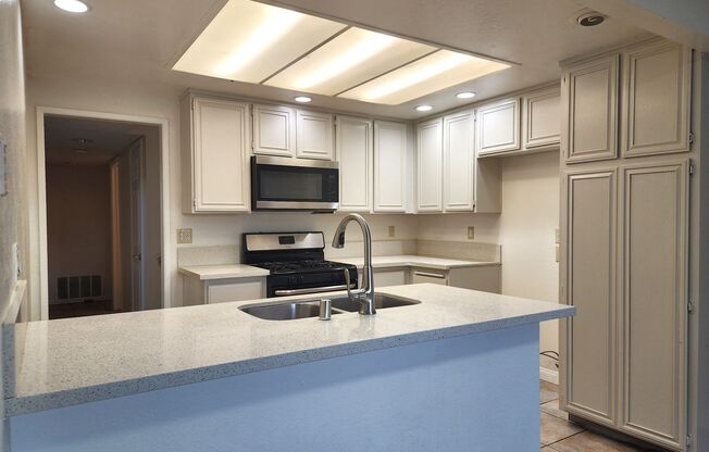 Beautiful 3Bd, 2Ba Town Home in Corona