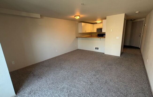 2-Bedroom Townhome Living in Seattle - Won't Last!!!