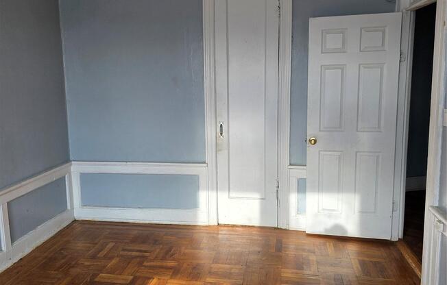 2 beds, 1 bath, 700 sqft, $3,104, Unit 4F