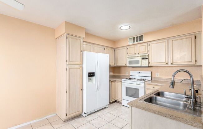 2 beds, 2 baths, $1,295, Unit # 1146