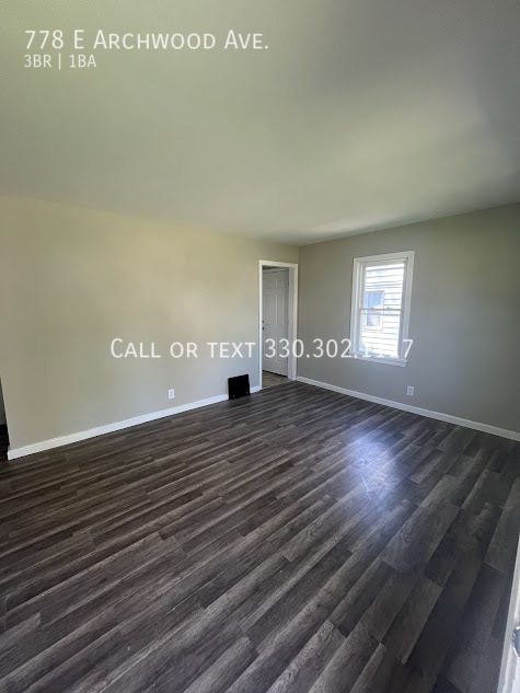 778 E ARCHWOOD AVE