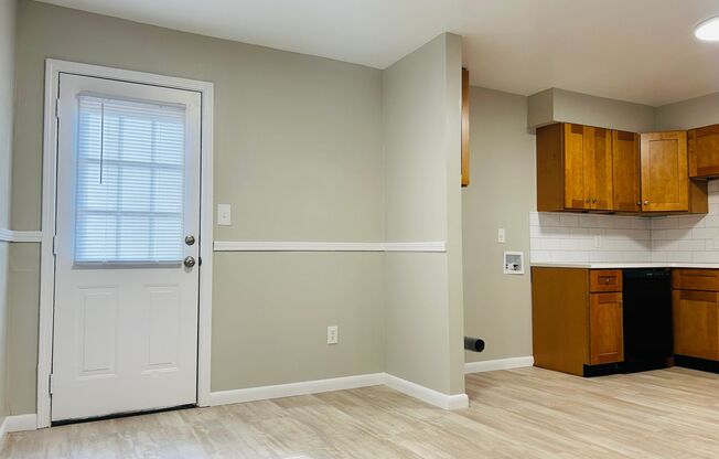 2 beds, 1.5 baths, 1,200 sqft, $1,350, Unit 513 Toombs St Unit 06