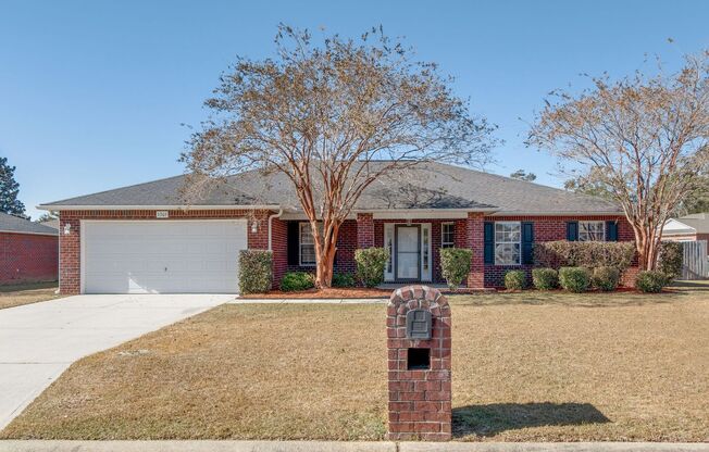 Huge home for rent in Milton, 4/2, screened in patio