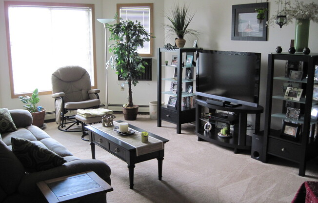 2 beds, 1 bath, 1,050 sqft, $1,375, Unit 3700211