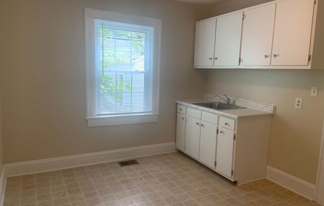 1 BR Apartment Available in Greensboro