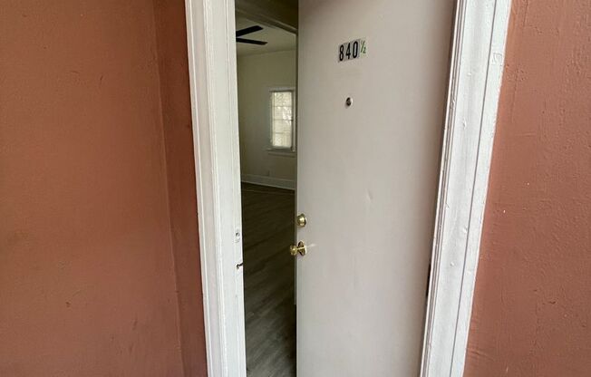 ECHO PARK studio ready to move in!!! Location, Location, Location!!